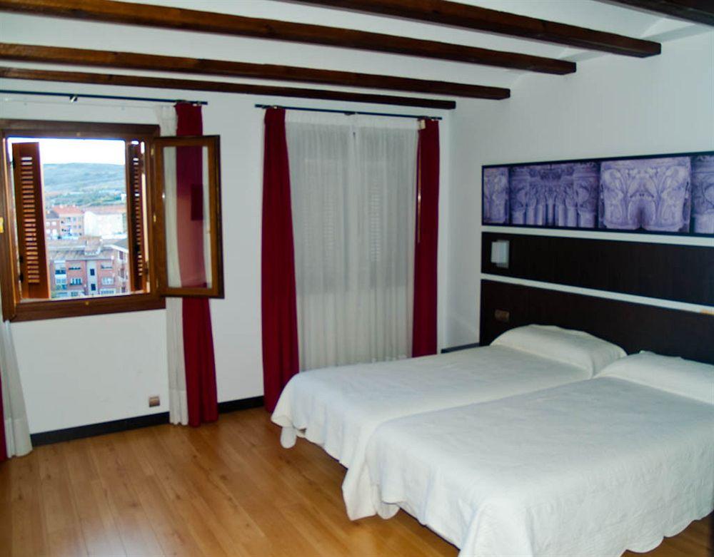 Hotel Rey Sancho Navarrete Exterior photo
