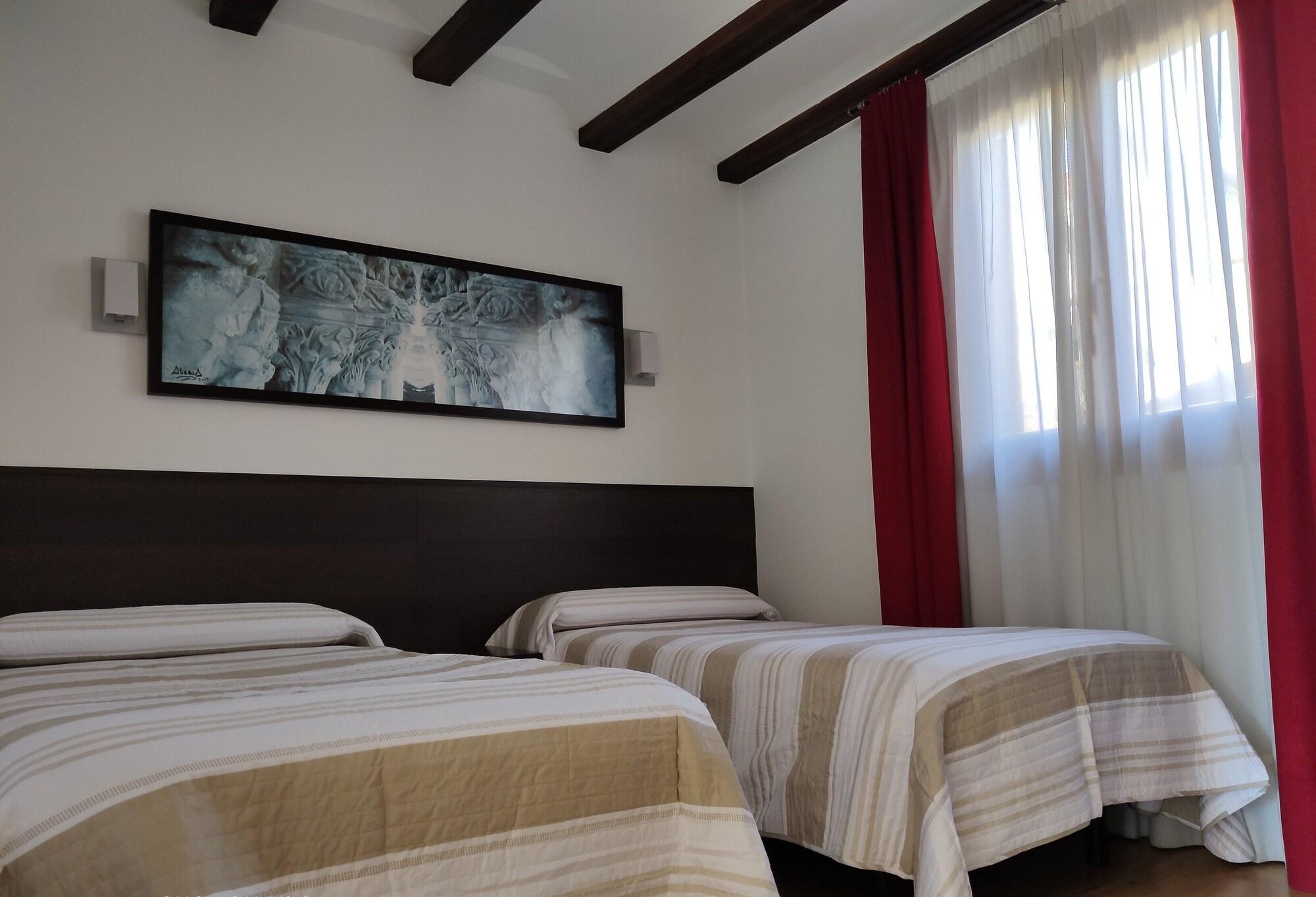 Hotel Rey Sancho Navarrete Exterior photo