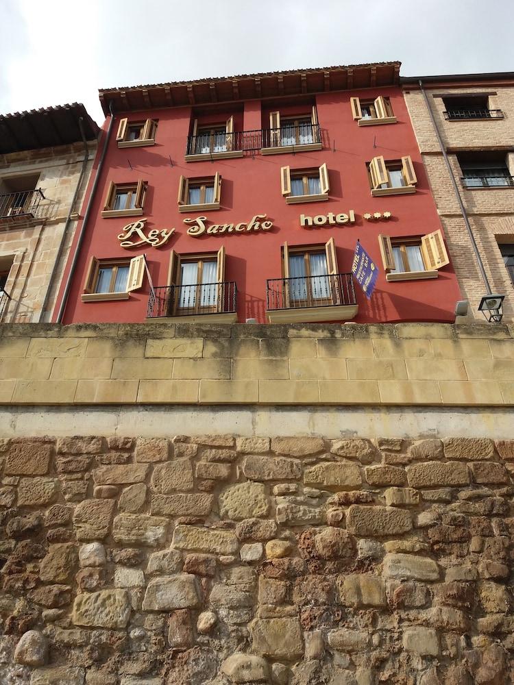 Hotel Rey Sancho Navarrete Exterior photo