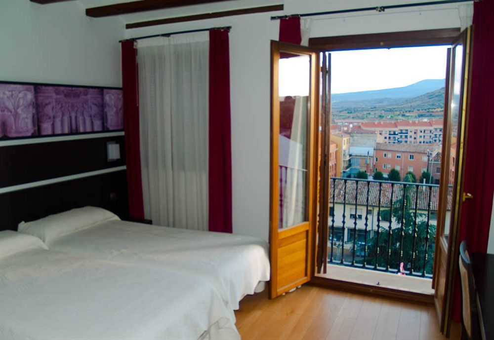 Hotel Rey Sancho Navarrete Exterior photo